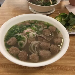 #21 Rare Beef & Beef Ball Noodle Soup - Pho Tai, Bo Vien