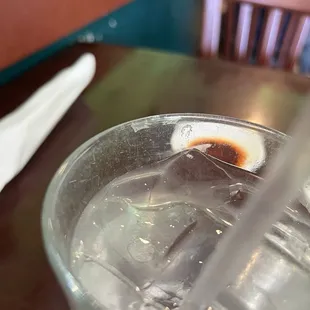 I cut my lip on this damaged glass, this is a new one.