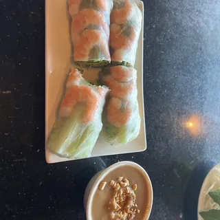 A2. Salad Roll (2 Rolls)