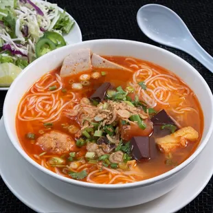 Crab Noodle Soup
Bún Riêu Cua