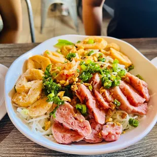 Bun thit nuong - Presentation is good,