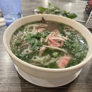 11. Phoo Rau Thap Cam