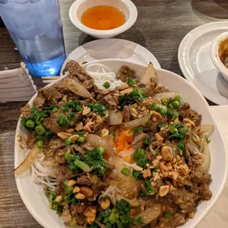 25. Bun Bo Xao Xa