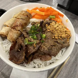 Hues Beef And Rice Vermicelli Soup & Bean Sprout