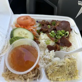 Com tam thịt nướng bị cha