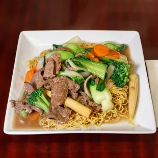 Stir-fry Egg Noodles with Beef