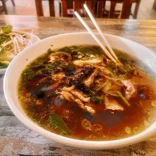 PHO (rare steak + soft tendon) **very flavorful broth btw