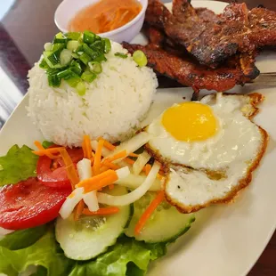 Pork chop &amp; egg rice plate