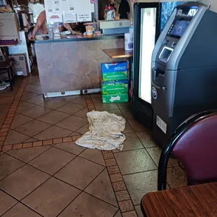 the inside of a fast food restaurant