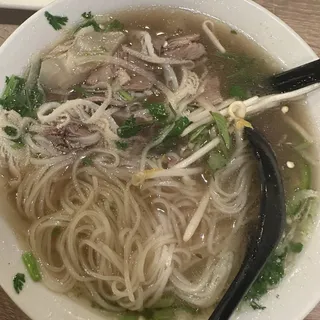 2. Rare Slices of Steak, Flank, Brisket, Tendon, and Tripe Rice Noodle Soup