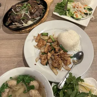22. Wonton, Slice Pork, and Rice Noodle Soup