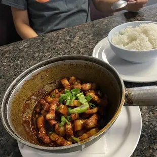 Pork belly simmered in clay pot