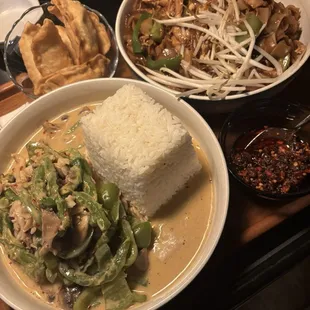 Peanut curry, fried dumplings and drunken noodles
