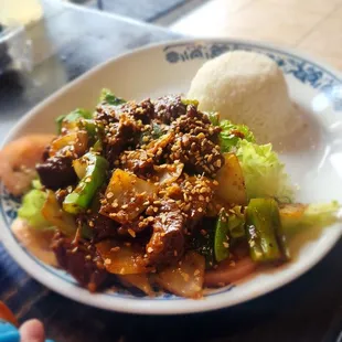 Shaken Beef Rice Plate (cơm bò lúc lắc)