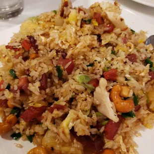 House Fried Rice (-shrimp). Very yummy! Ask for extra basil, you won't regret it.