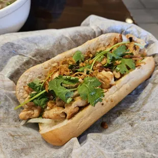 chicken banh mi