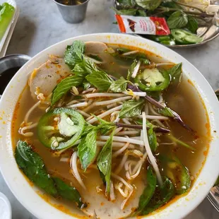 S4. Bun Bo Hue