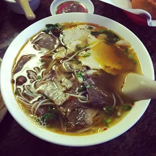 S4. Bun Bo Hue
