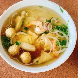 19. Shrimp, Squid, Chicken & Pork with Rice Noodle Soup