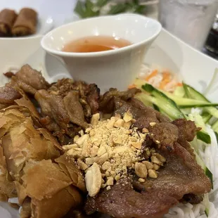 Pork vermicelli with a spring roll