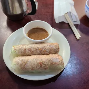 Tofu spring rolls with peanut sauce
