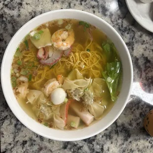 H4 Egg noodle and wonton