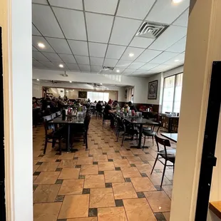 Huge dining area. Connected to Milk Run.