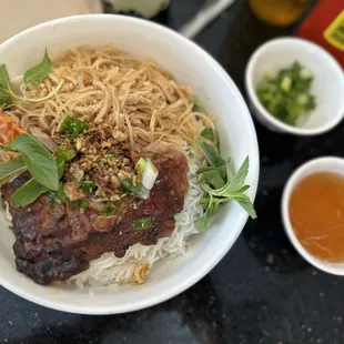 Bun bi thit nuong