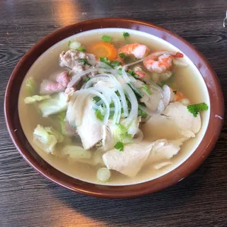 L1. Chicken, Shrimp, Beef, Assorted Veggies and Soup