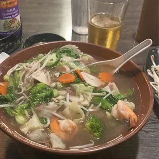 L1. Chicken, Shrimp, Beef, Assorted Veggies and Soup