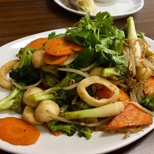 212. Egg Noodles Stir Fried with Seafood Combination (of Shrimps, Fish Balls, Imitation Crab Meat &amp; Squid)