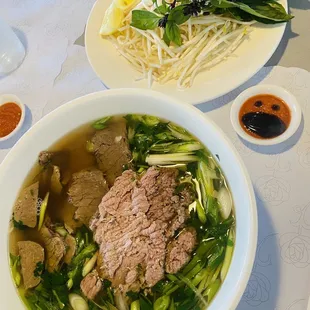 Pho..