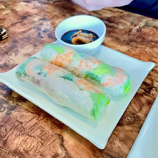 Goi Cuon Tom Thit (Shrimp and Pork Spring Rolls)