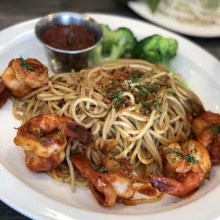 Garlic Noodles with Grilled Meat