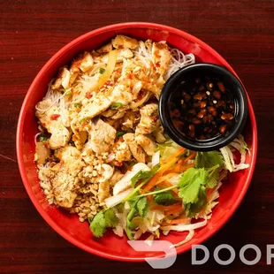 B8. Beef lemongrass vermecelli bowl.