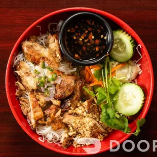 B3. Grilled chicken vermecelli bowl.