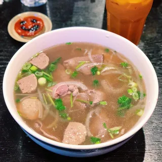 1b. Pho bo Filet Mignon Soup