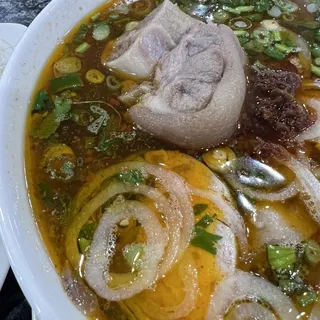 B7. Bun Bo Hue