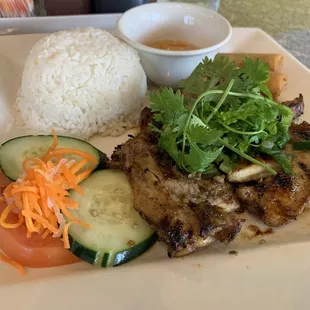 5H Rice Plate with grilled chicken and eggroll