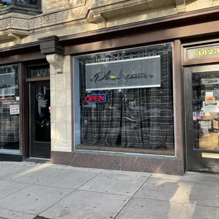 Front window/ door