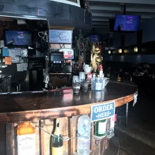 Bar / Entry