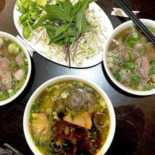 Spicy Hue Beef Noodle - Bun Bo Hue (middle)