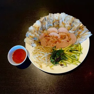 101 Steamed Rice Rolls