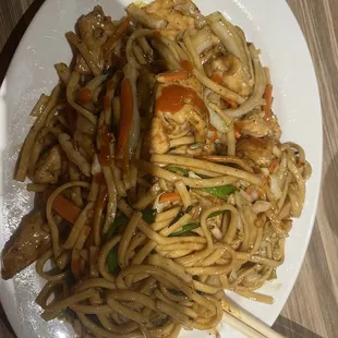 Chicken Lo Mein