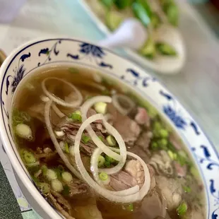 Medium pho