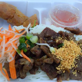 Bún thįt núóng - Rice vermicelli with grilled pork