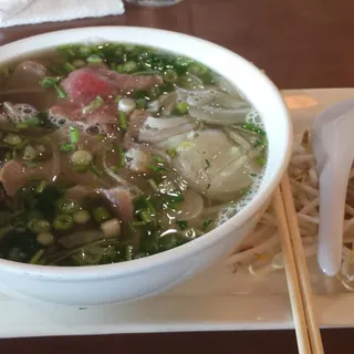 Beef Deluxe Pho