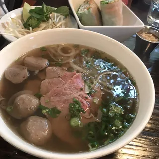 Vegetarian Salad Rolls