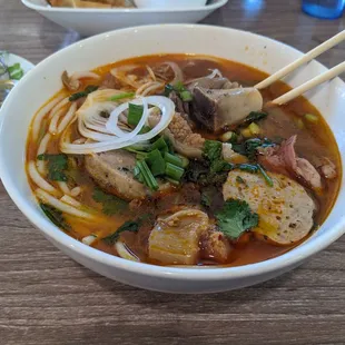 ramen and noodles, food