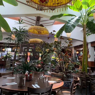 Dining area. #fancy #feelslikevietnam